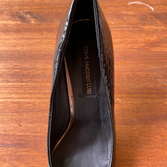 Steve Madden Luxe L-Kasey Black Patent Snake Heels.  Size 8 - Picture 5 of 7